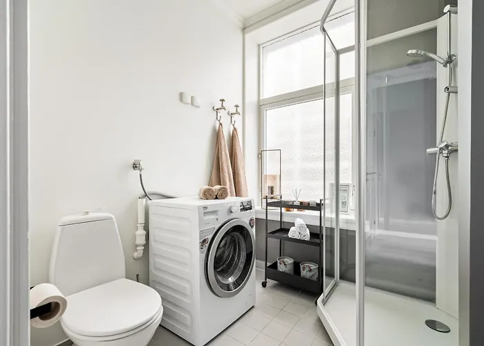 Beds - Unbeatable Location! *