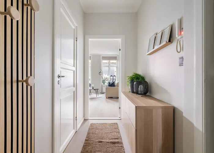 Beds - Unbeatable Location!