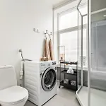 Beds - Unbeatable Location! *