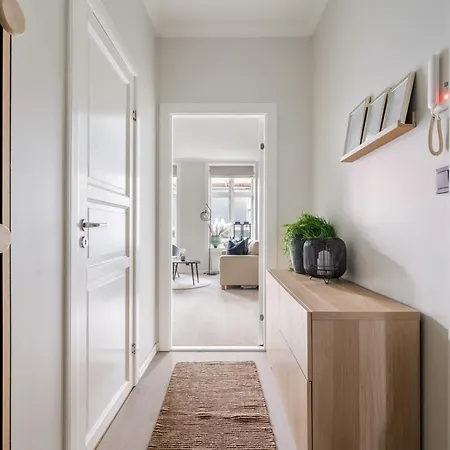 Bergen Beds Apartments - Unbeatable location!