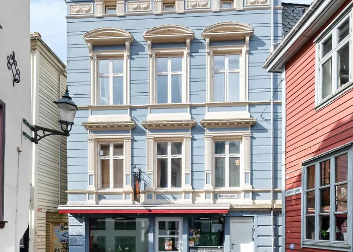 Beds - Unbeatable Location!