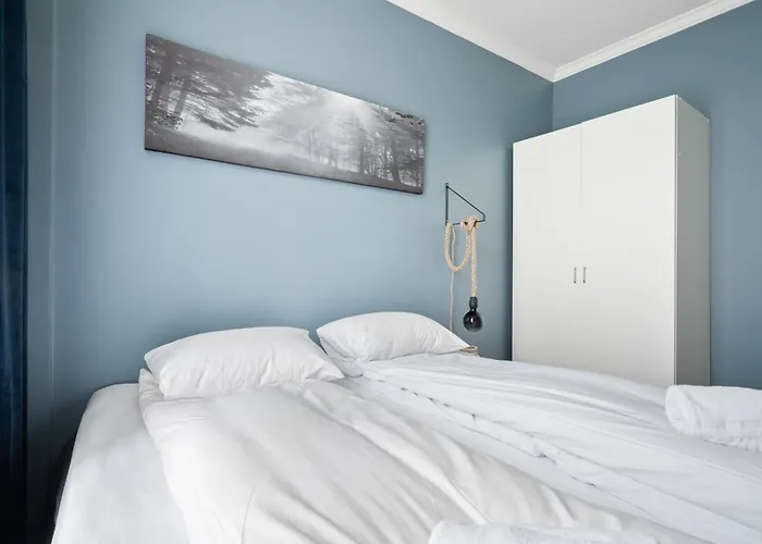 Apartment Beds - Unbeatable Location! Bergen